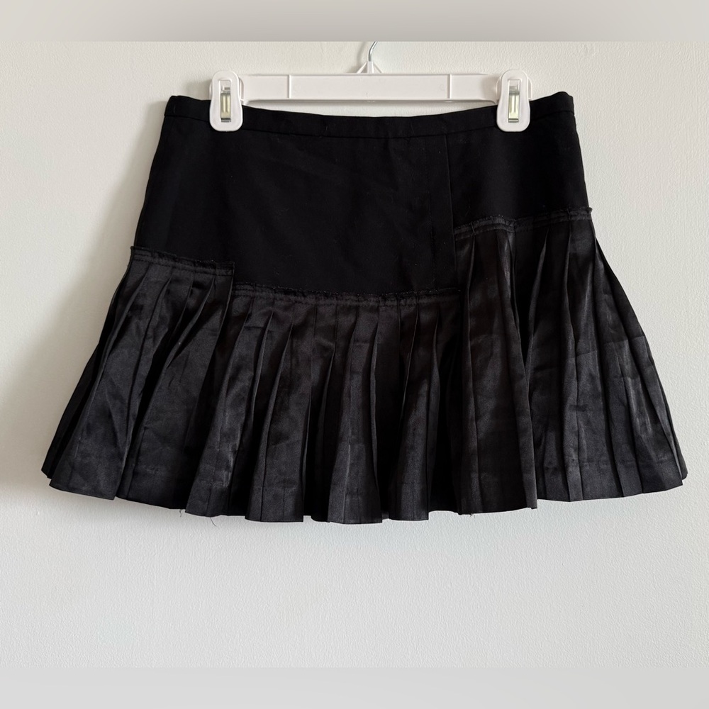 BCBG Max Azria Black Mini Skirt
Size 4